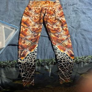 Waterlust Sea Turtle XL leggings EUC